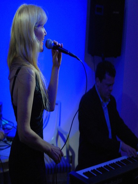 Ellie-Bel - Jazzy Solo Vocalist from Kent by Hireaband